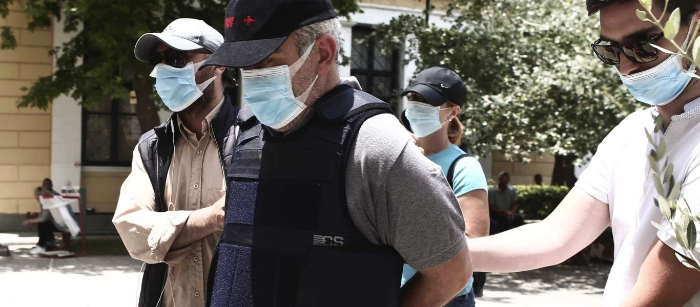 Συγγενής θύματος του απατεώνα «γιατρού»: «Κυκλοφορούσε με ιδιαίτερη άνεση ανάμεσα στους άλλους γιατρούς»